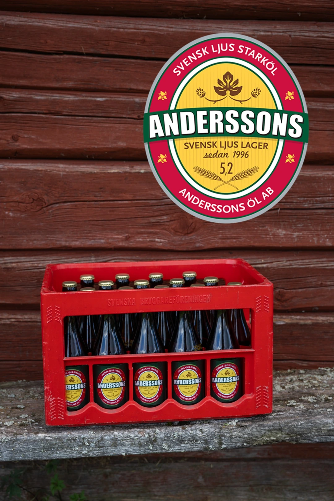 Anderssons ölback framför bryggeriets skylt
